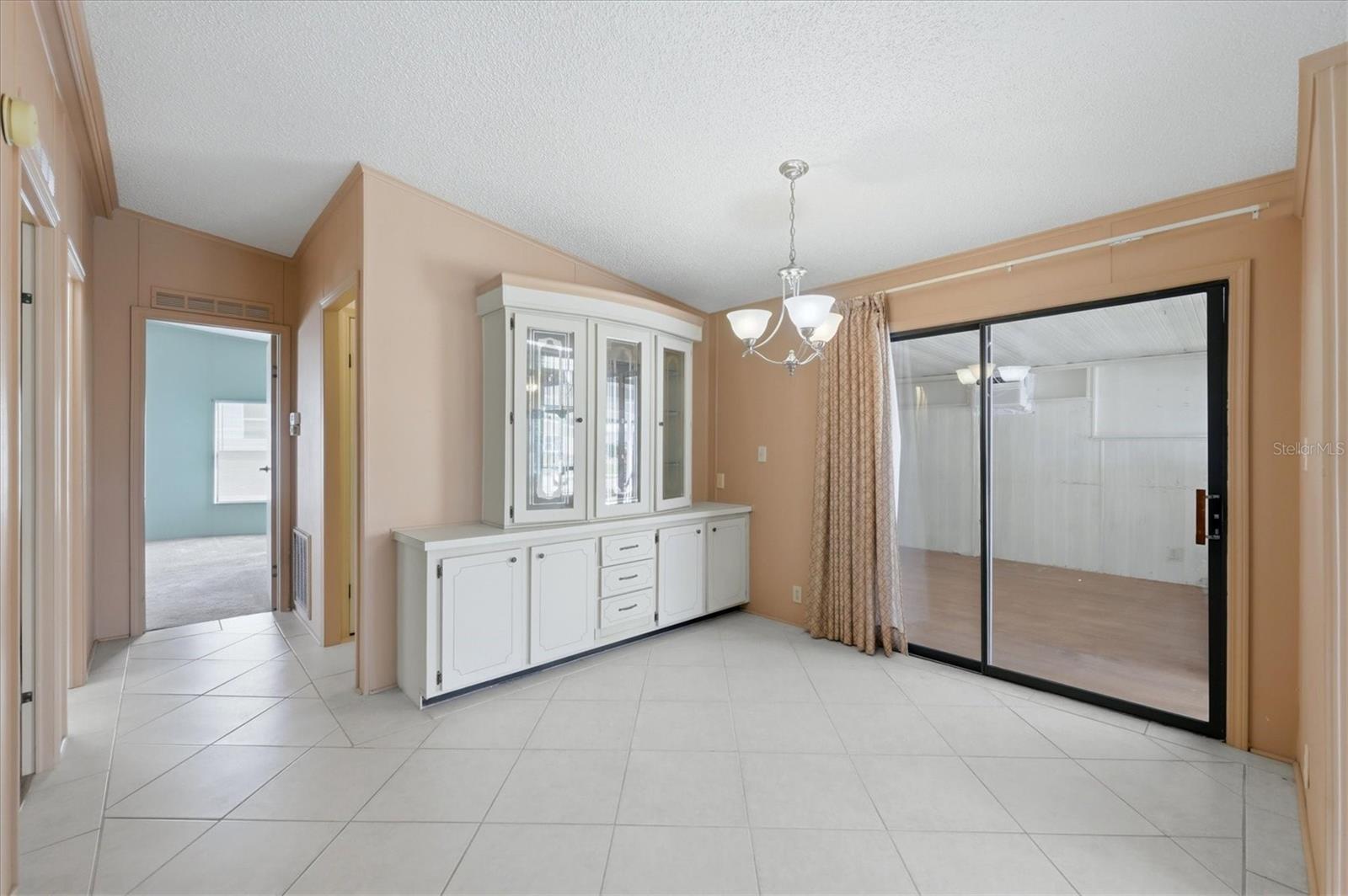 Image 9 of 36 For 8420 Imperial Circle