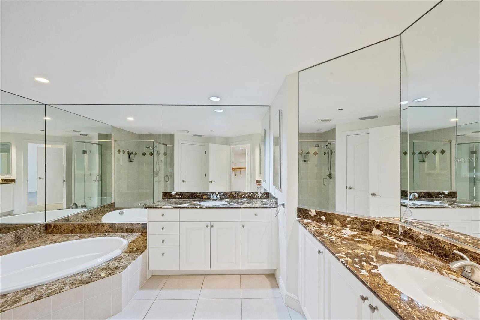 Image 26 of 53 For 14041 Bellagio Way 214