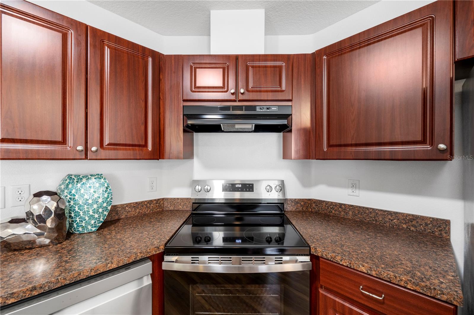 Image 17 of 36 For 15404 Bama Breeze Place