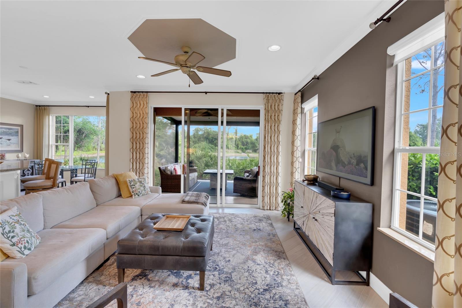 Image 15 of 98 For 8204 Villa Grande Court