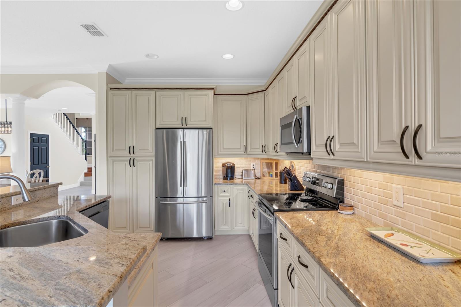 Image 16 of 98 For 8204 Villa Grande Court