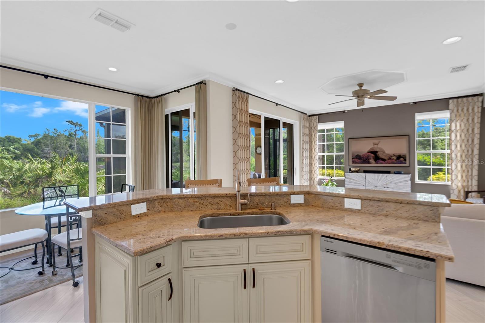 Image 24 of 98 For 8204 Villa Grande Court