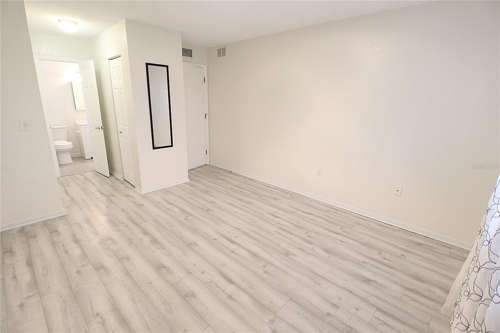 Image 10 of 21 For 5310 26th Street W 1403