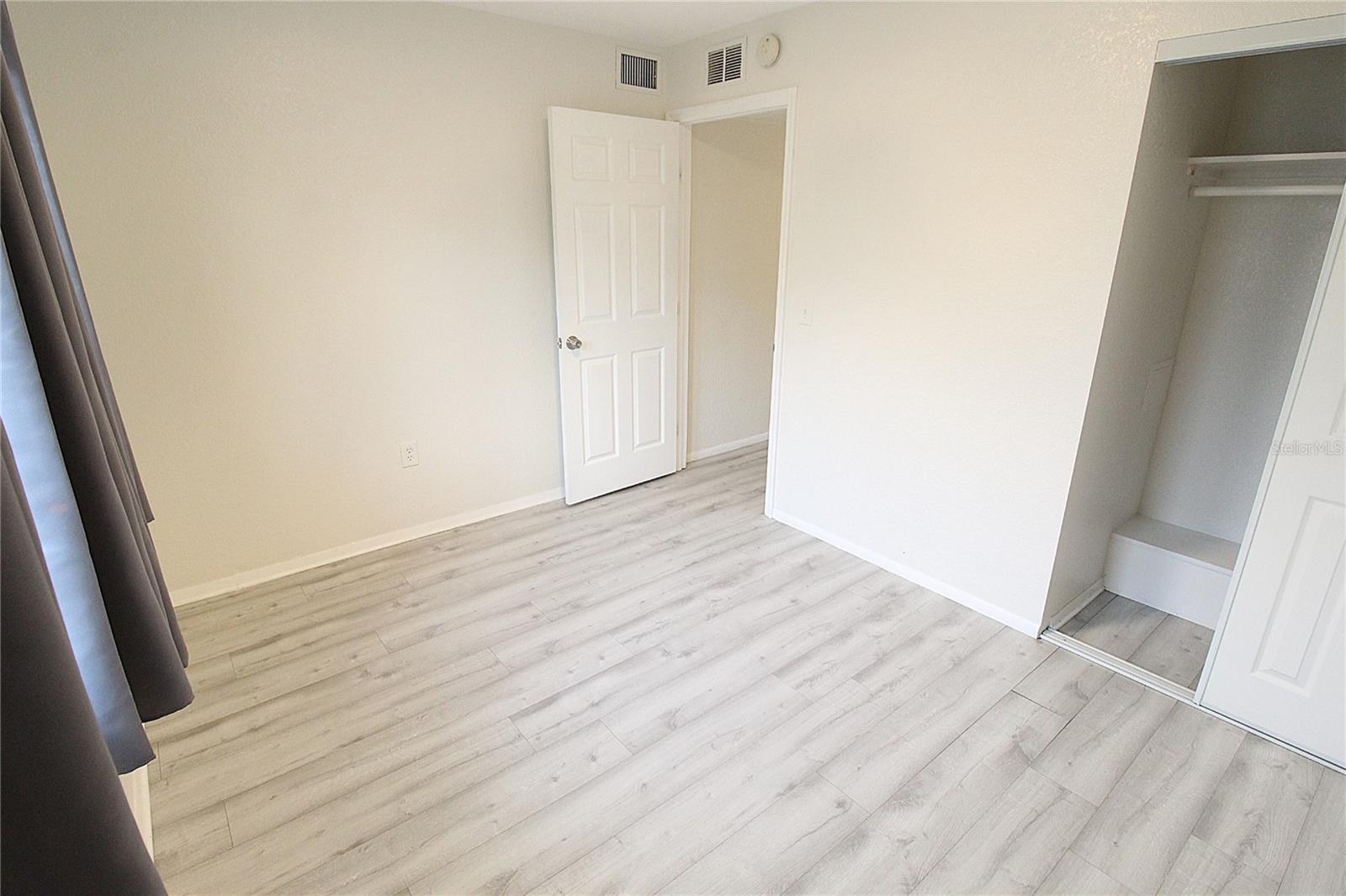 Image 14 of 21 For 5310 26th Street W 1403