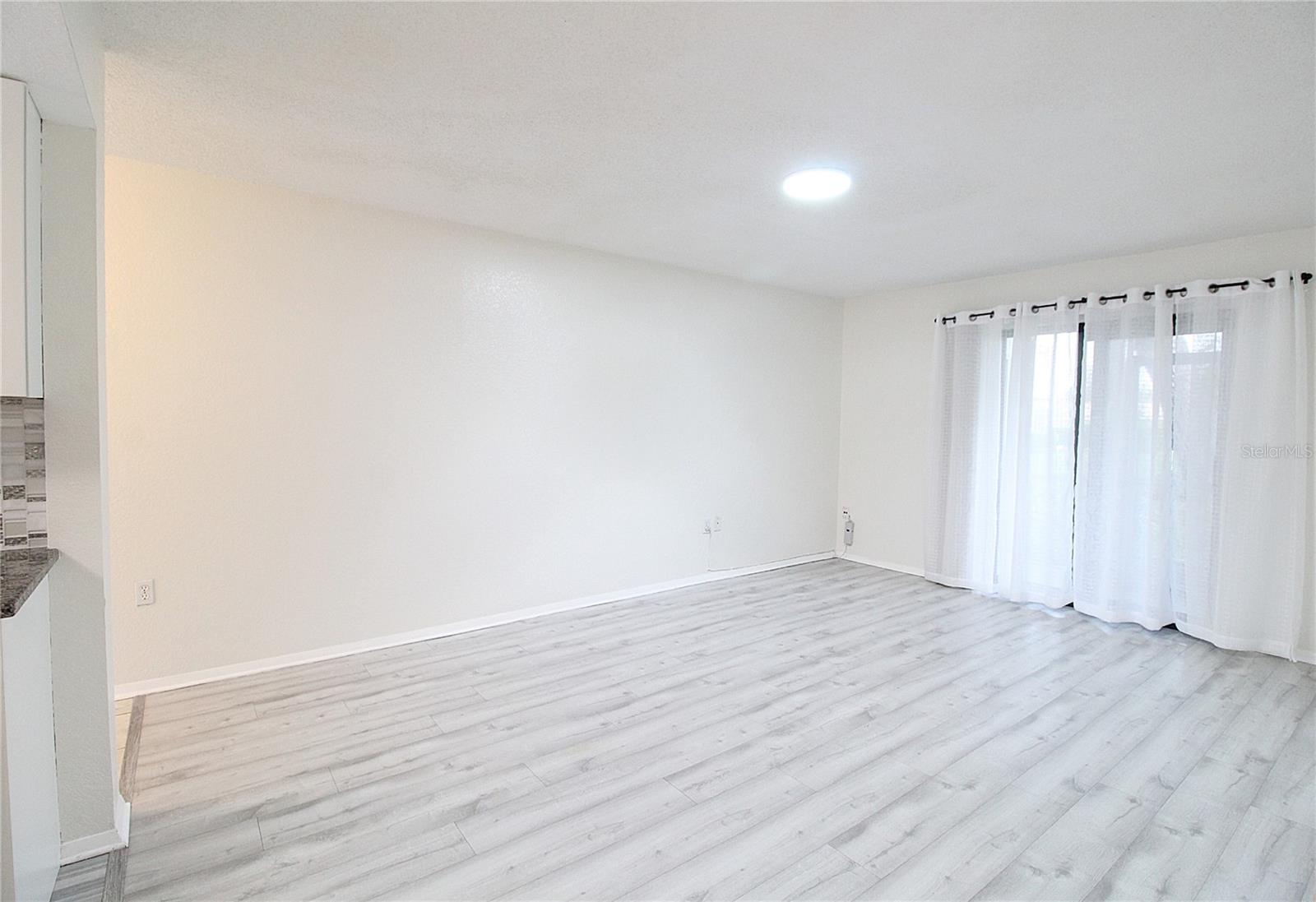 Image 2 of 21 For 5310 26th Street W 1403