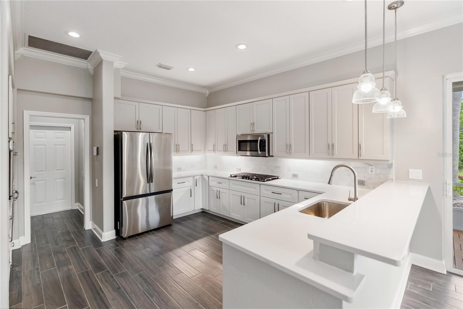 Image 18 of 73 For 6911 Riversedge Street Circle