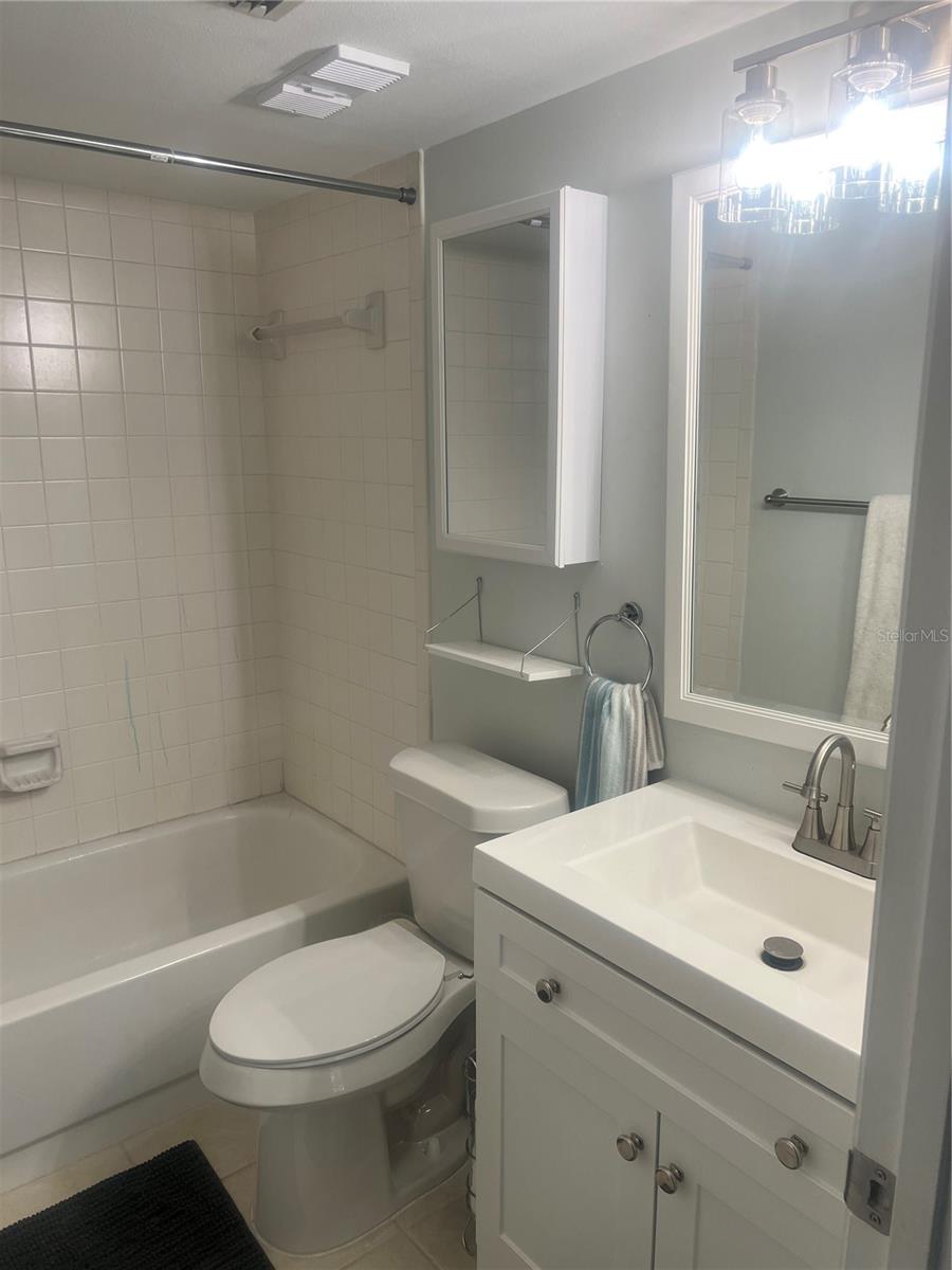 Image 15 of 16 For 3215 Beneva Road 204