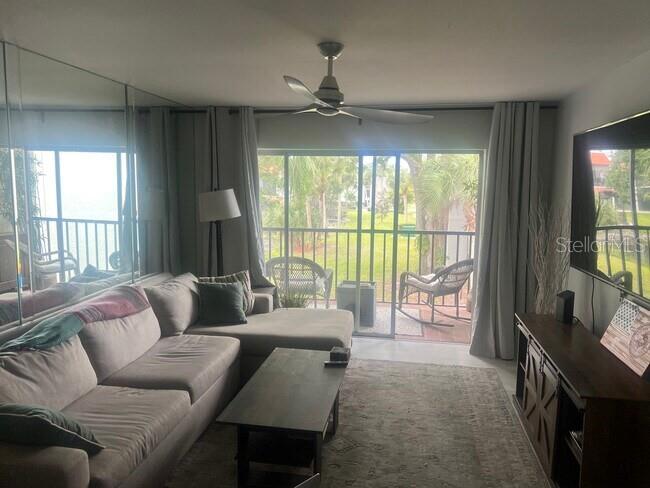 Image 6 of 16 For 3215 Beneva Road 204