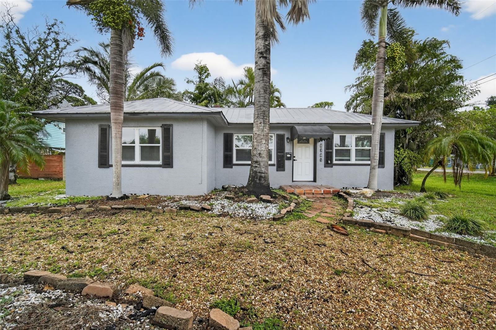 Details for 8301 Riverside Drive Ne, ST PETERSBURG, FL 33702