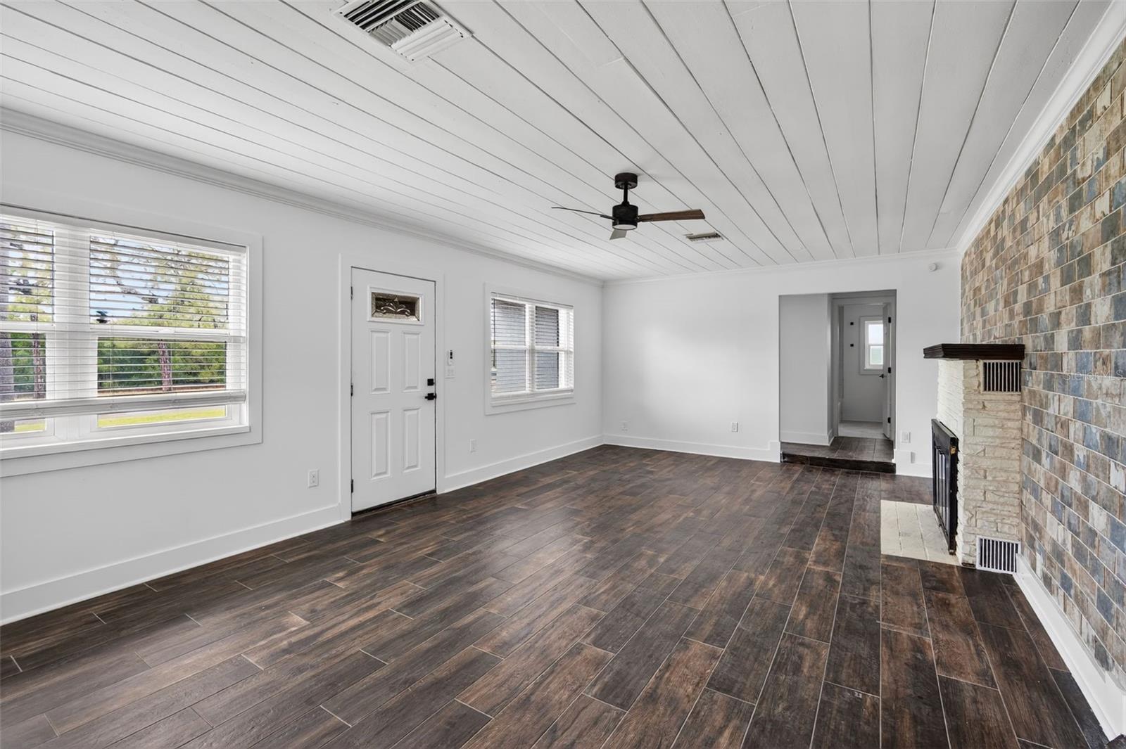 Image 12 of 30 For 8301 Riverside Drive Ne