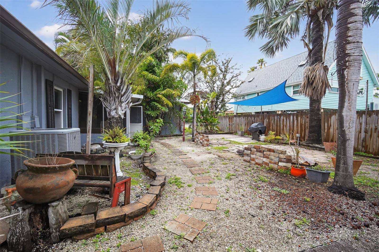 Image 25 of 30 For 8301 Riverside Drive Ne