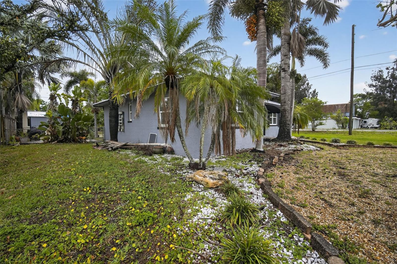 Image 5 of 30 For 8301 Riverside Drive Ne