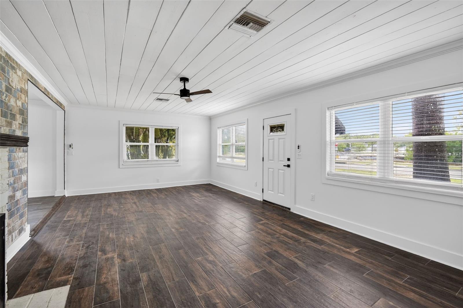 Image 7 of 30 For 8301 Riverside Drive Ne