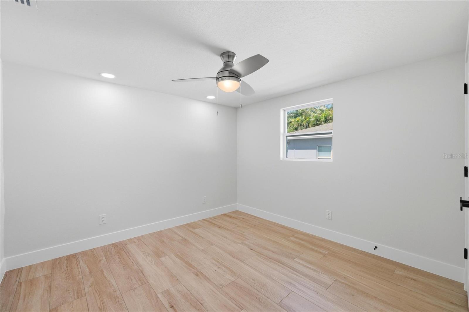 Image 11 of 26 For 1802 Robinhood Street