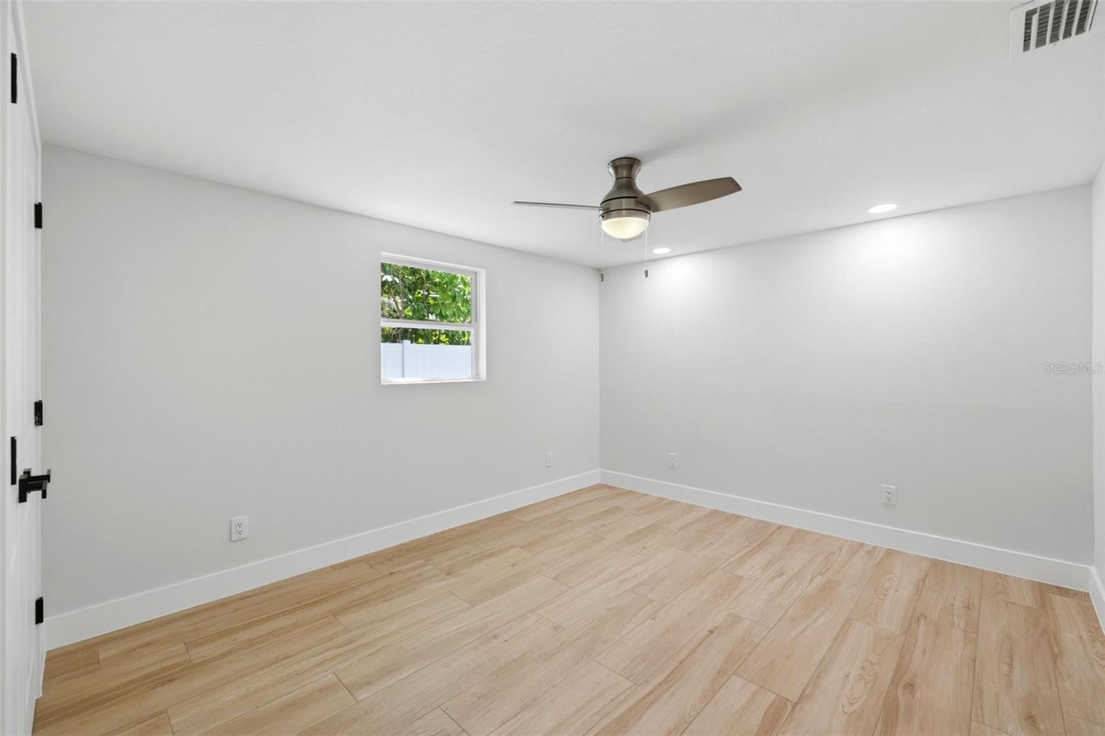 Image 13 of 26 For 1802 Robinhood Street