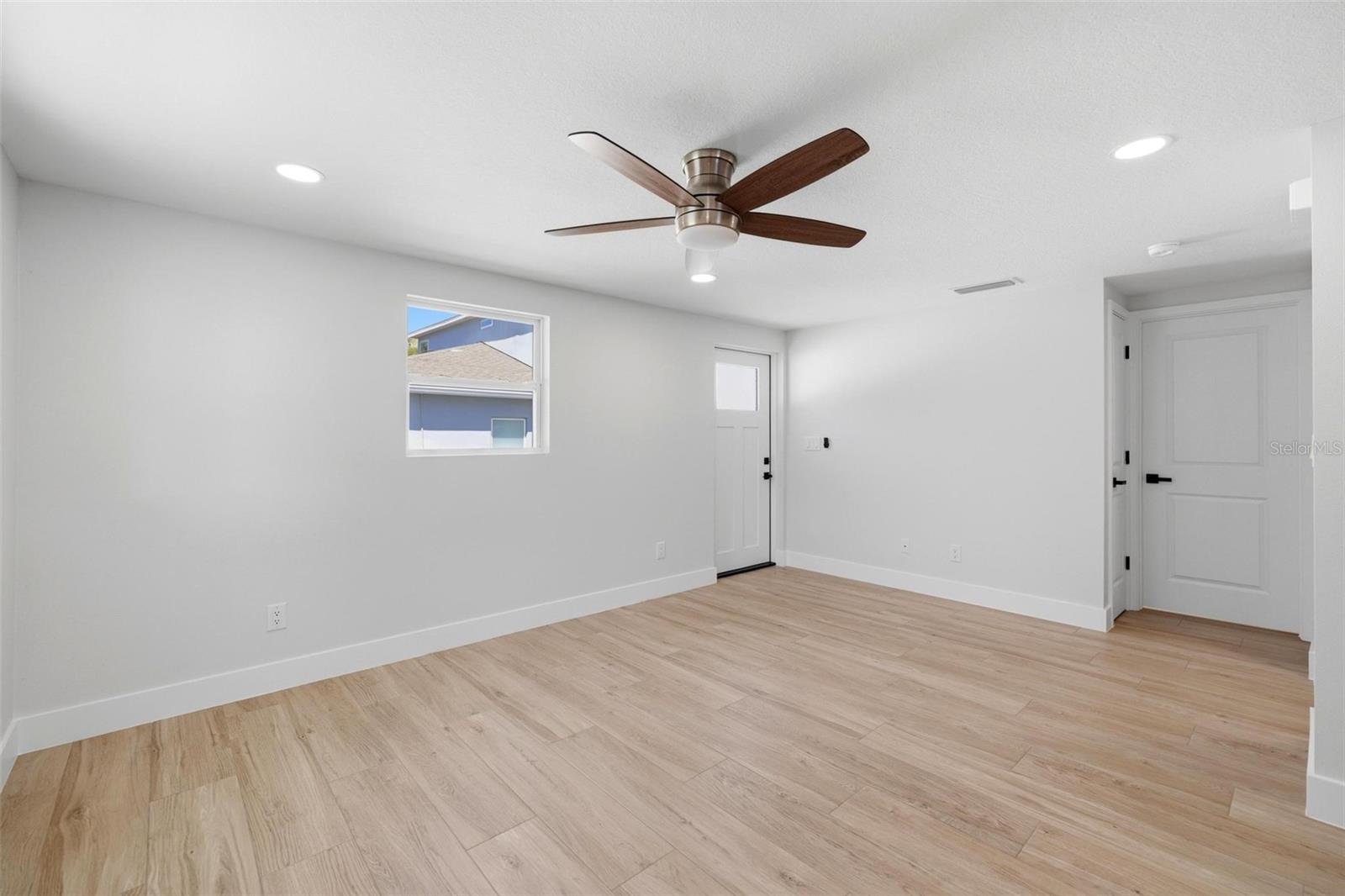 Image 16 of 26 For 1802 Robinhood Street