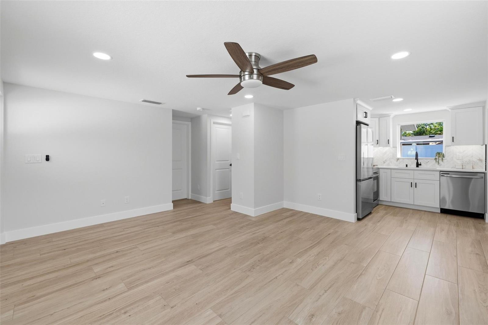 Image 18 of 26 For 1802 Robinhood Street