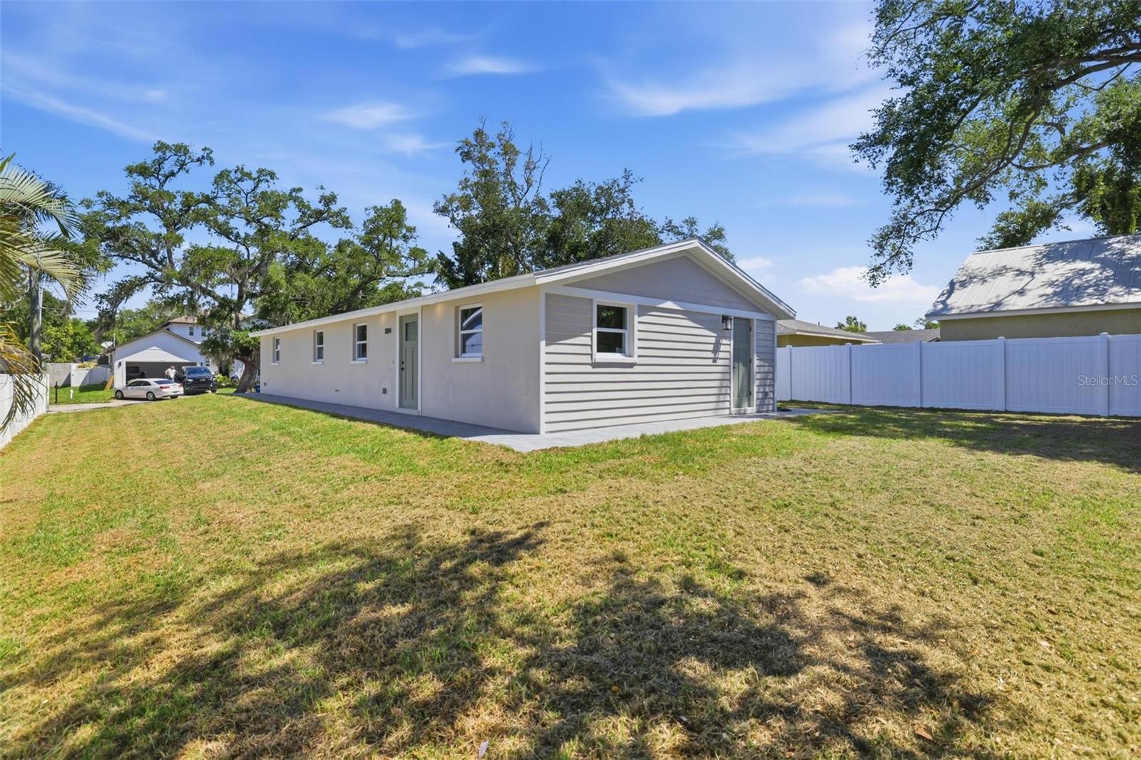 Image 2 of 26 For 1802 Robinhood Street