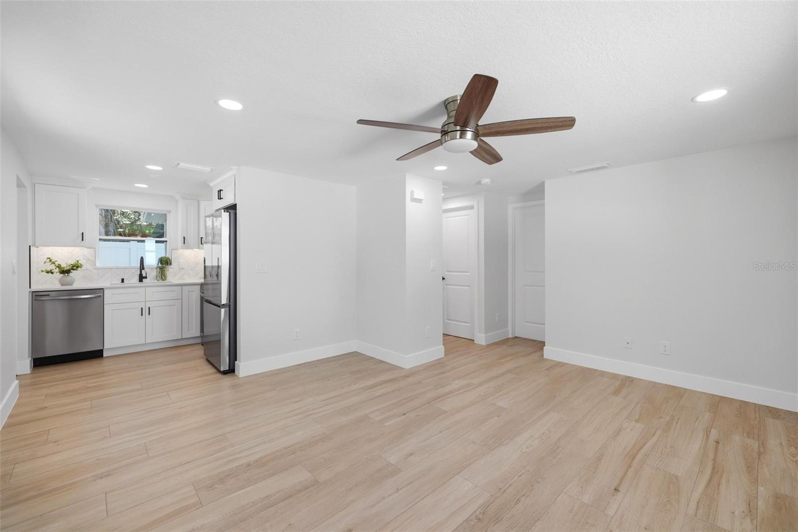 Image 4 of 26 For 1802 Robinhood Street