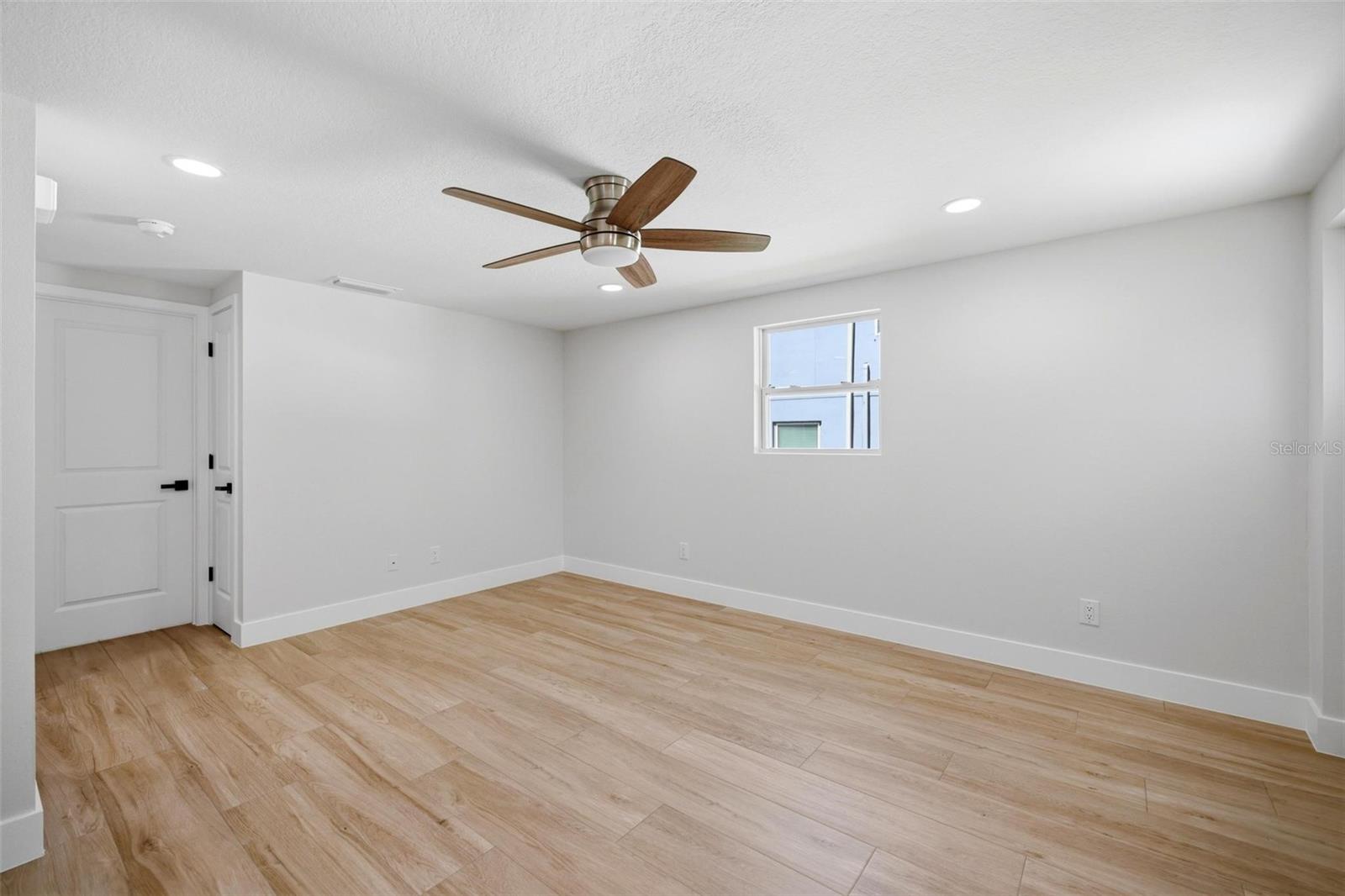 Image 6 of 26 For 1802 Robinhood Street