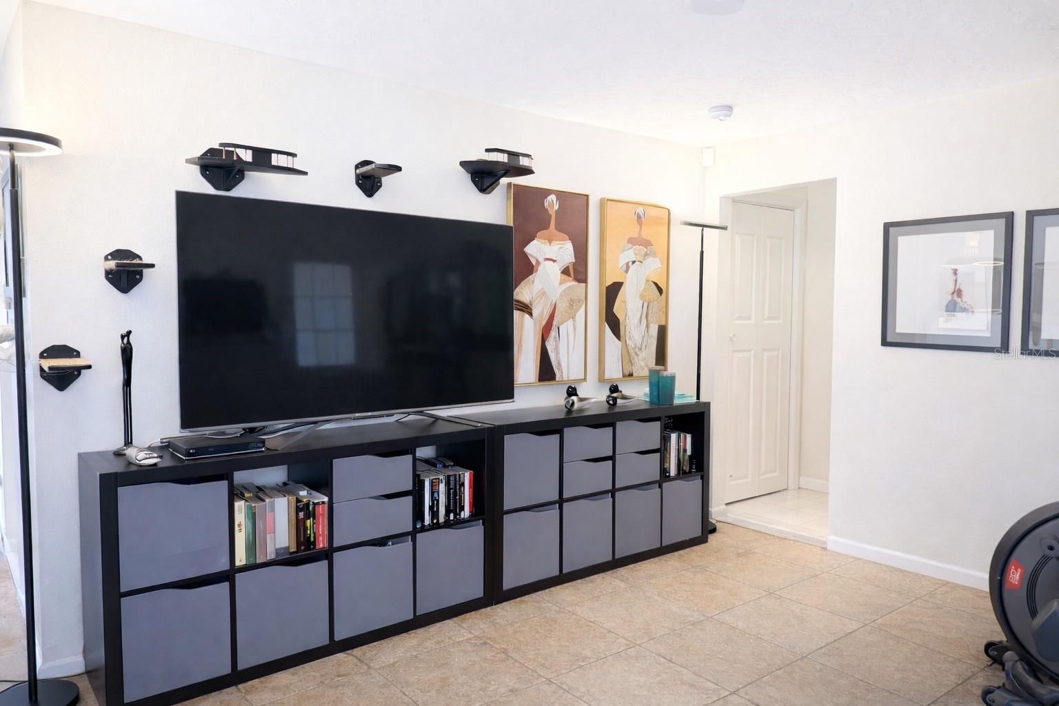 Image 4 of 41 For 5047 Vinson Way