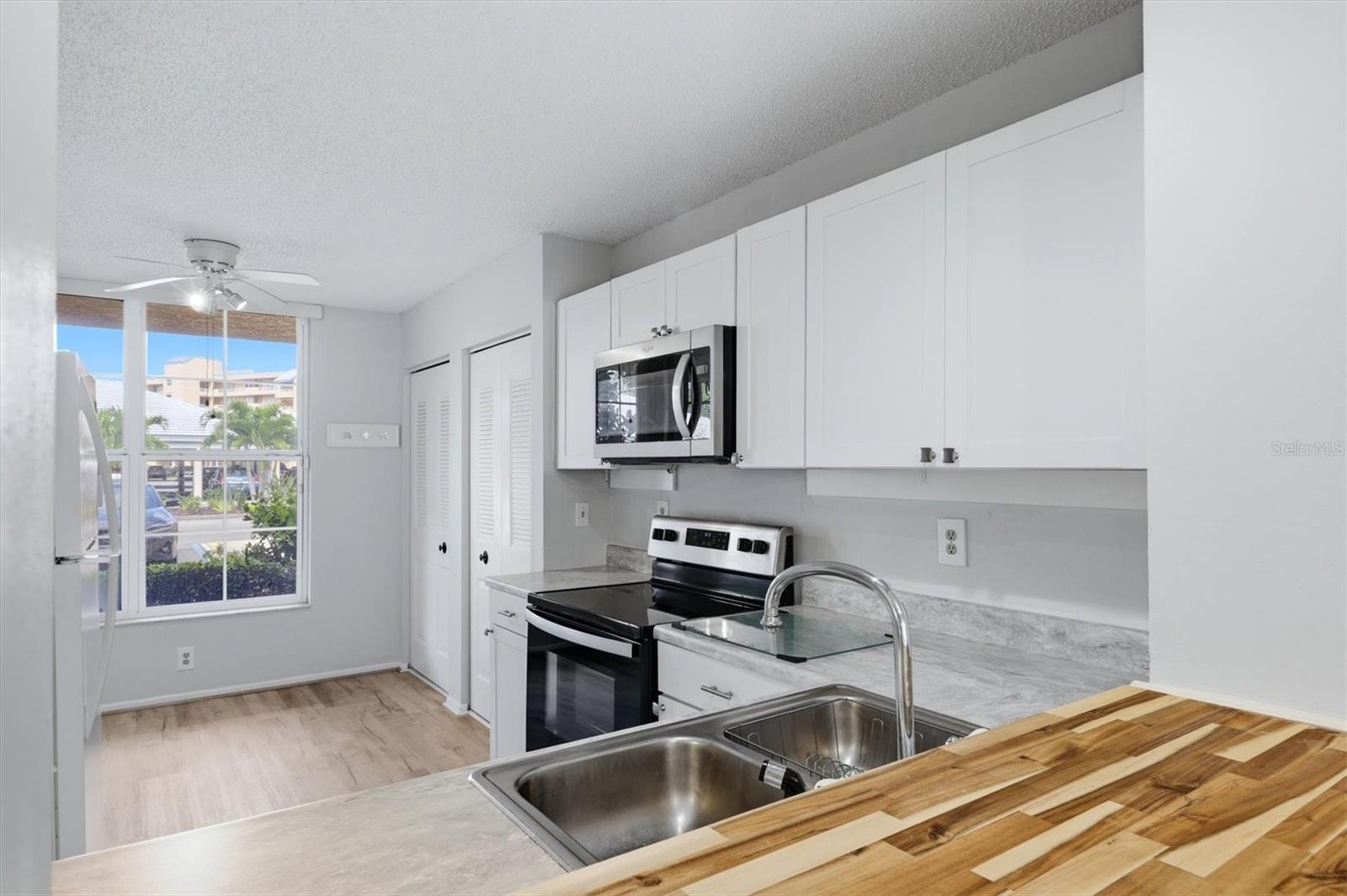 Image 4 of 32 For 4530 Pinebrook Circle 108