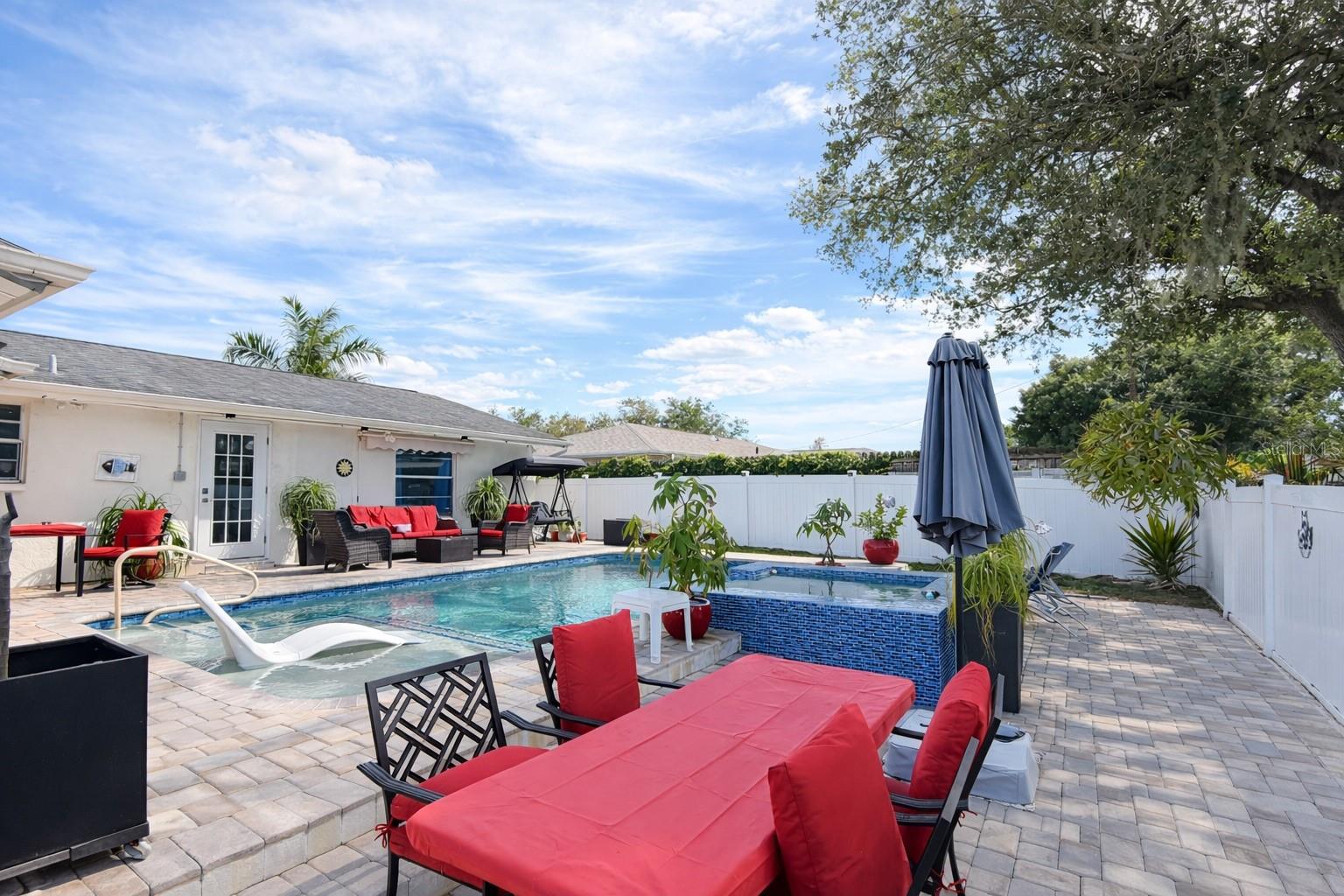 Image 16 of 41 For 5047 Vinson Way