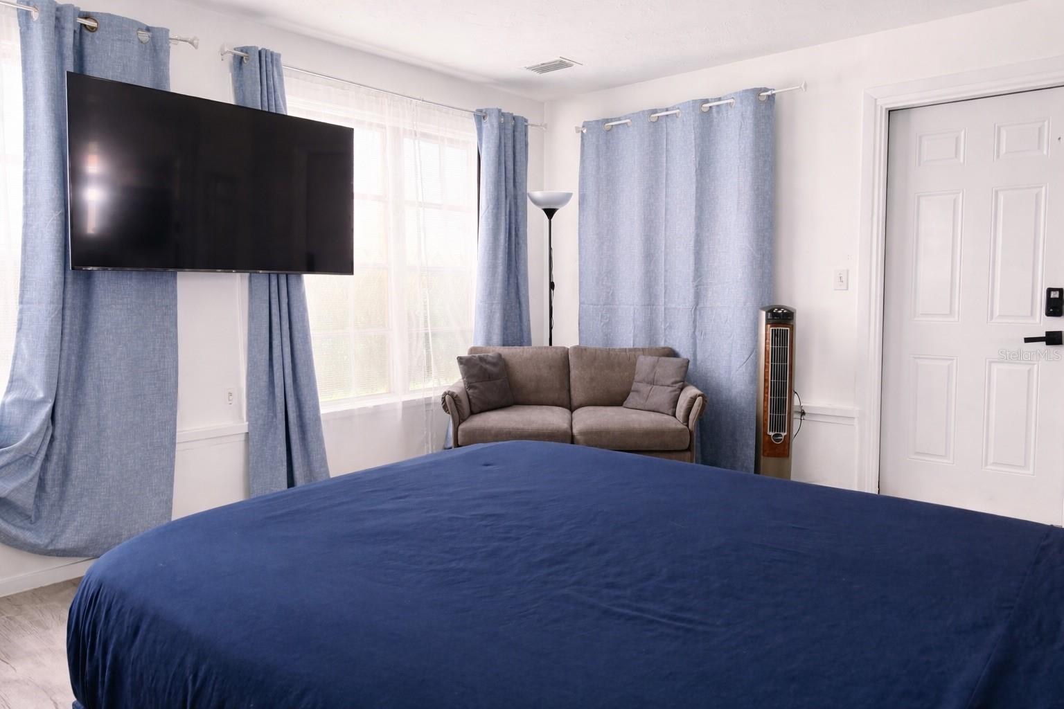 Image 26 of 41 For 5047 Vinson Way