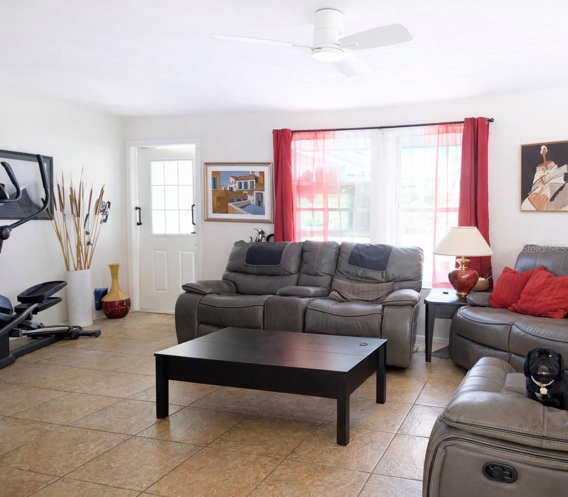 Image 3 of 41 For 5047 Vinson Way