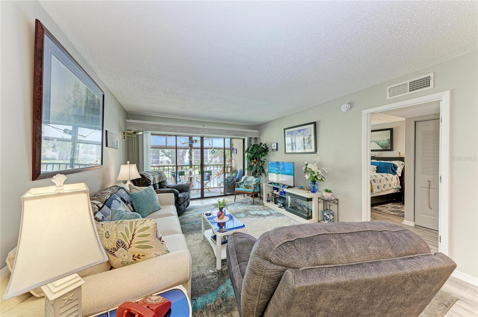 Image 11 of 54 For 625 30th Avenue W G203