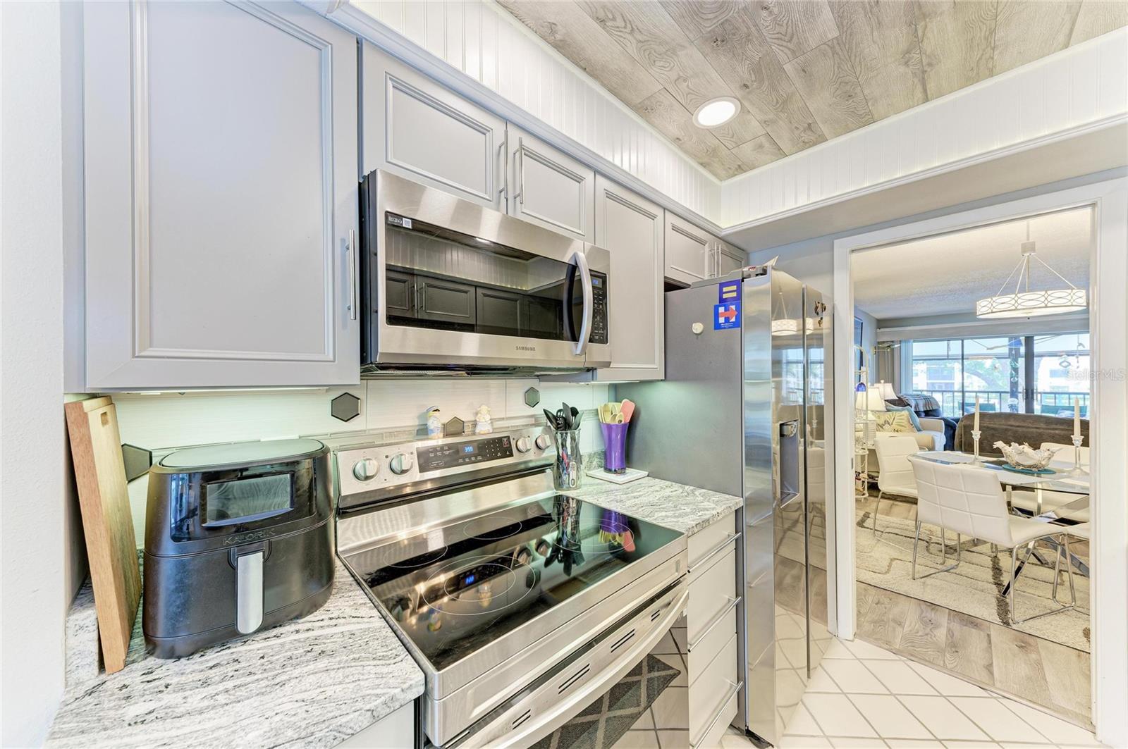 Image 16 of 54 For 625 30th Avenue W G203