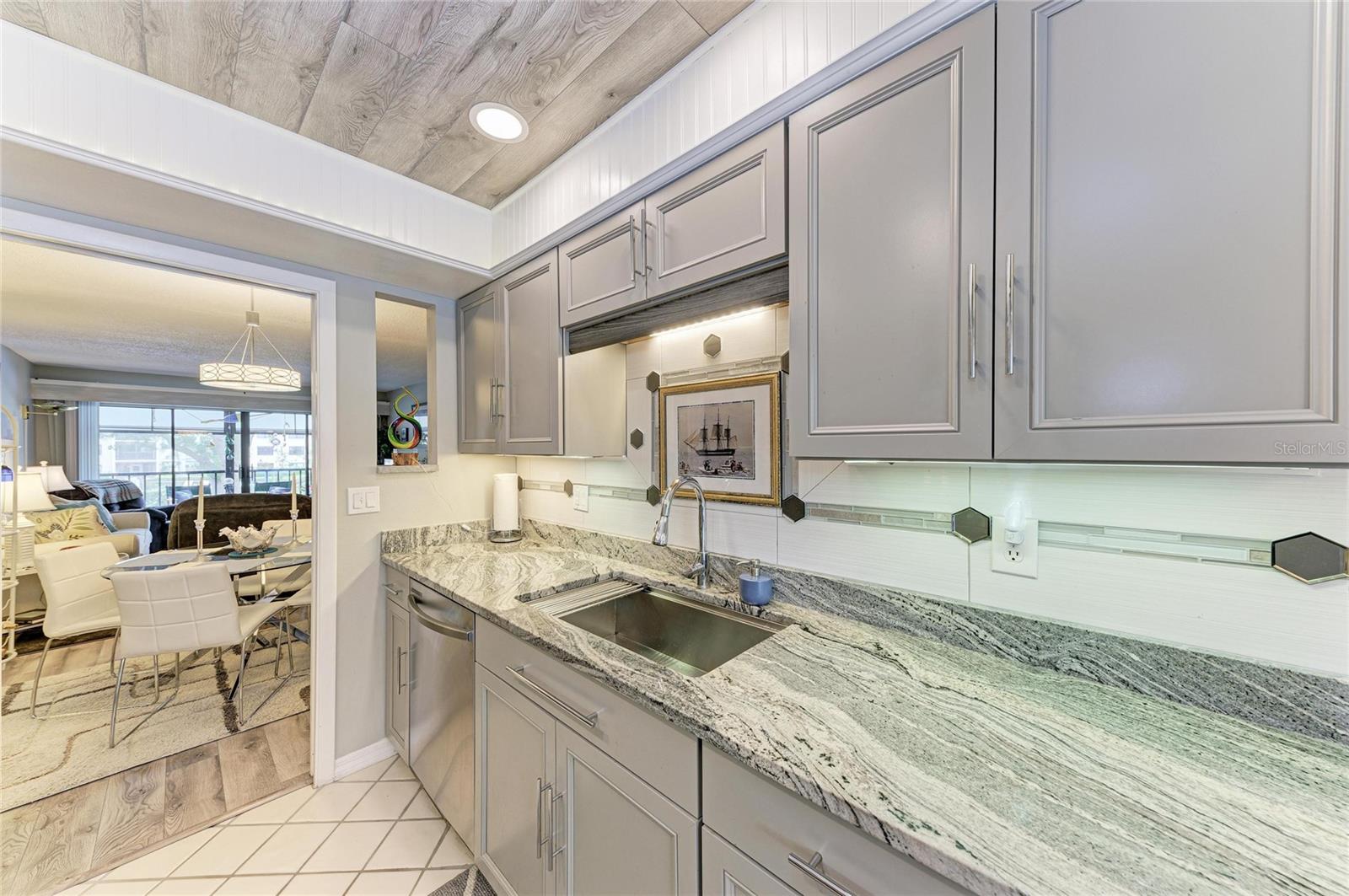 Image 17 of 54 For 625 30th Avenue W G203