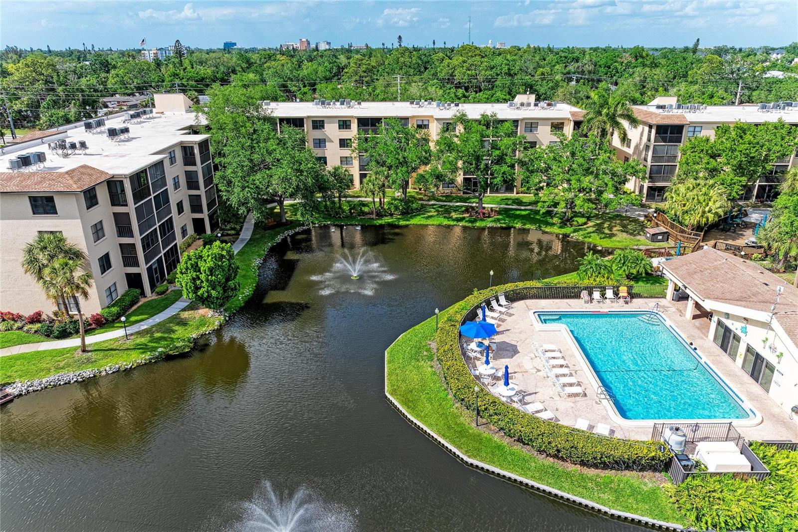 Image 35 of 54 For 625 30th Avenue W G203