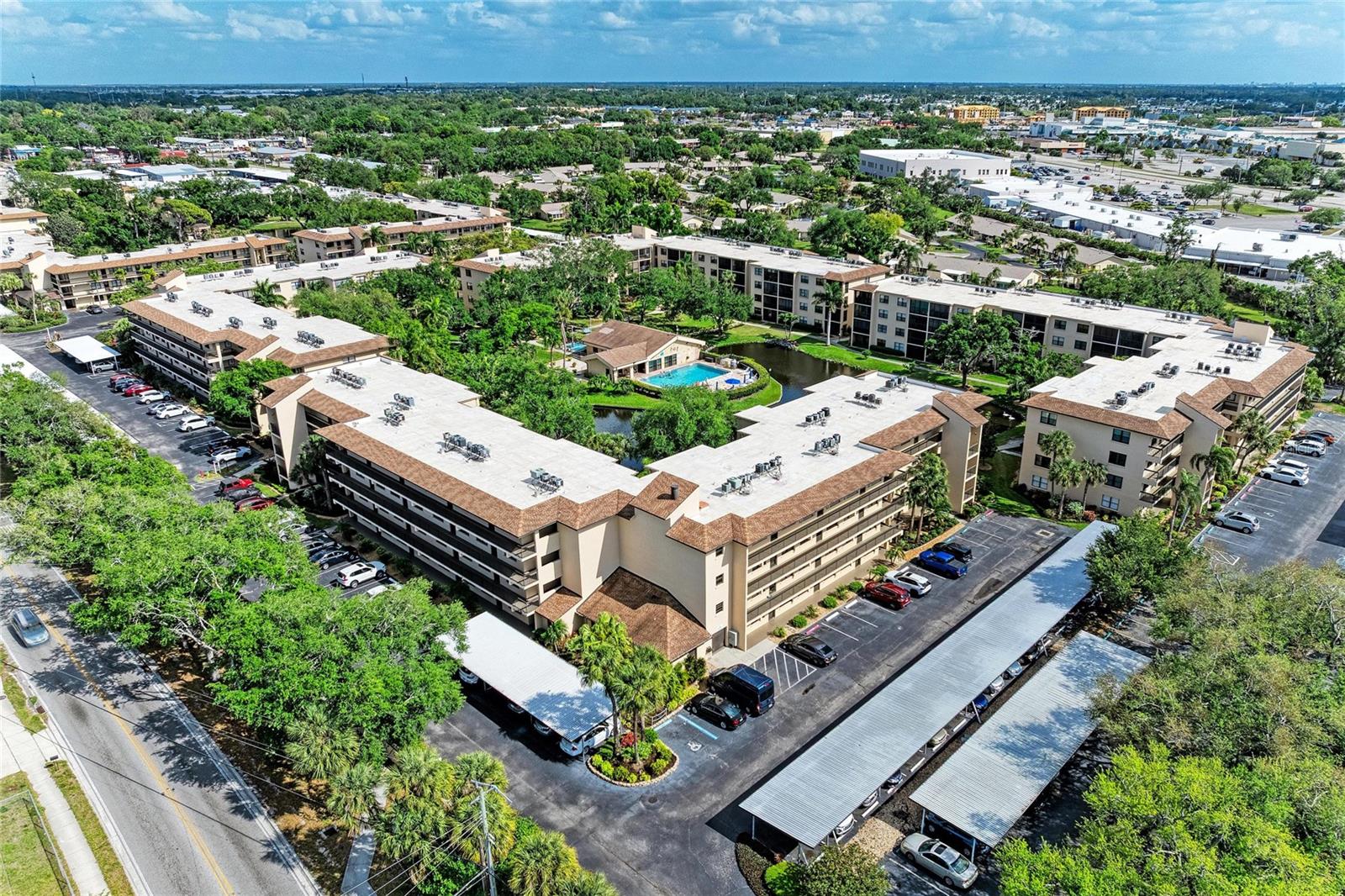 Image 37 of 54 For 625 30th Avenue W G203