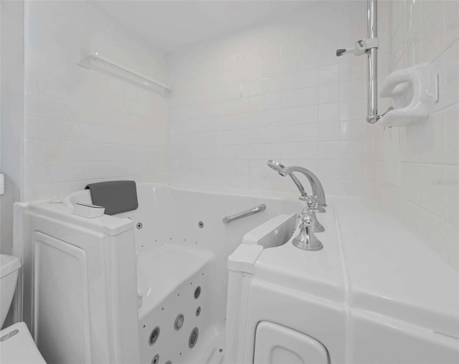 Image 34 of 57 For 1468 Byram Drive