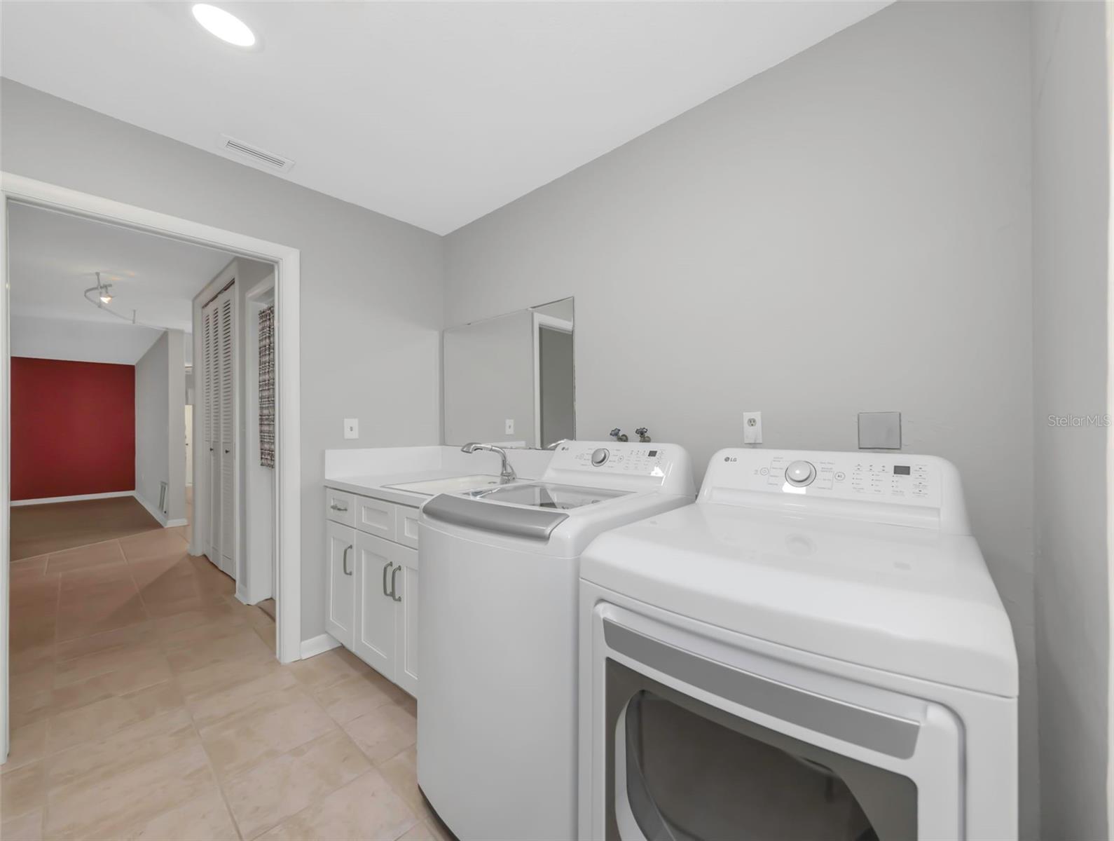 Image 43 of 57 For 1468 Byram Drive