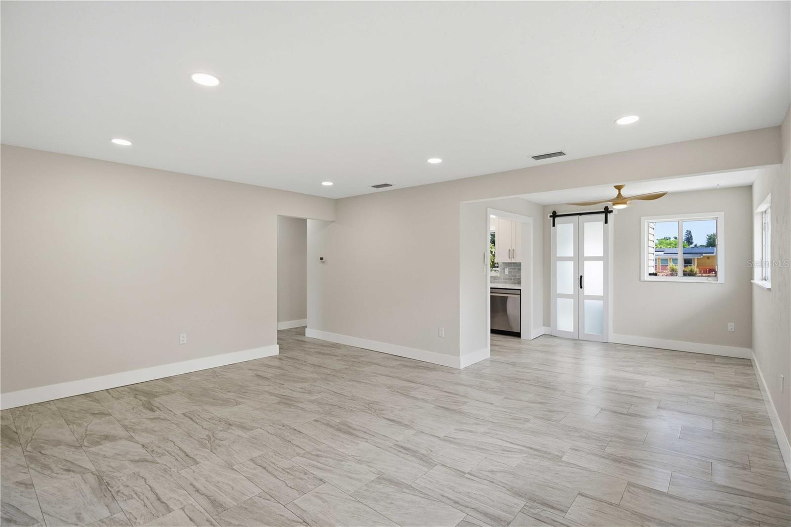 Image 10 of 46 For 2816 Michigan Street