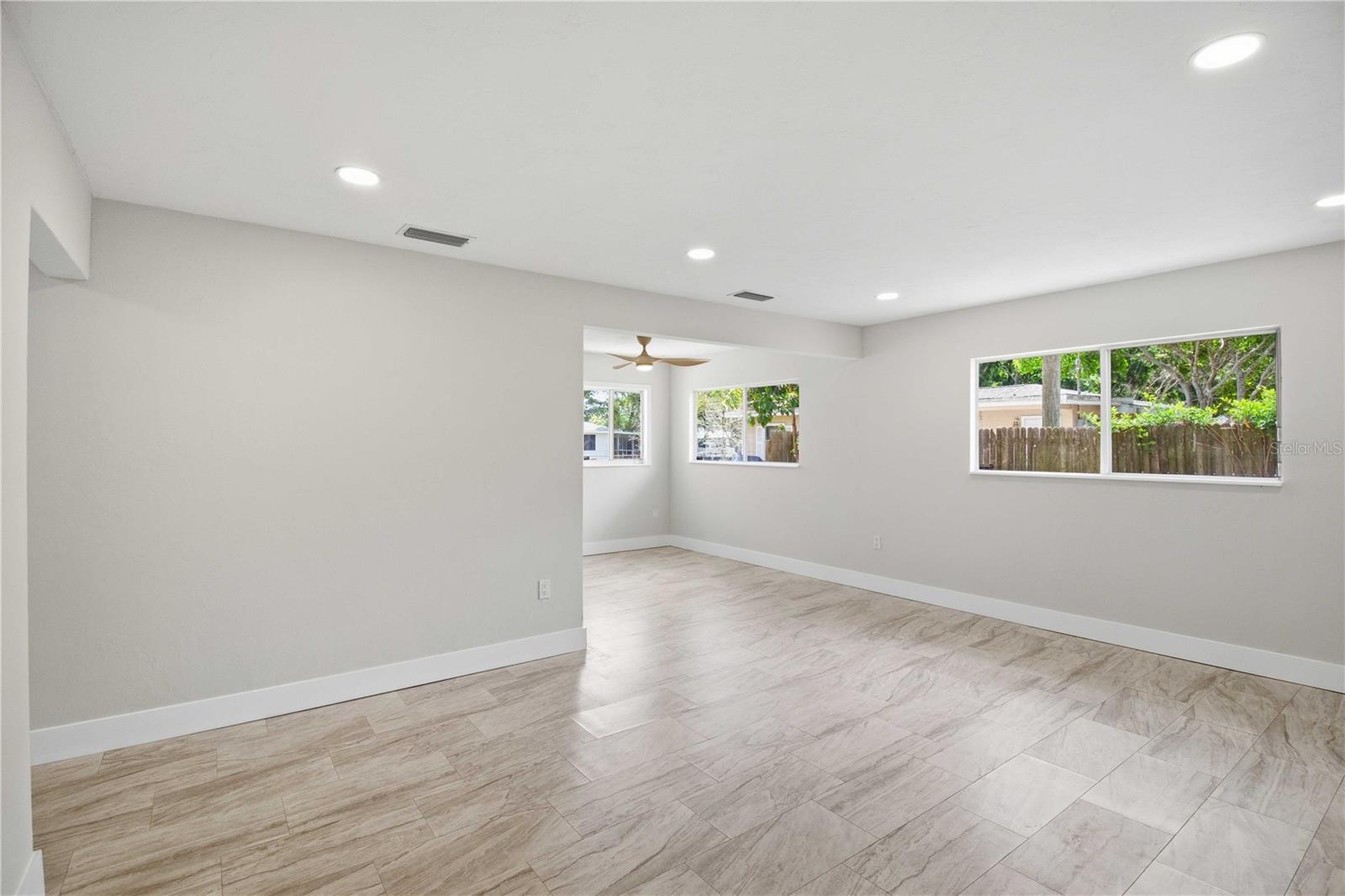 Image 11 of 46 For 2816 Michigan Street