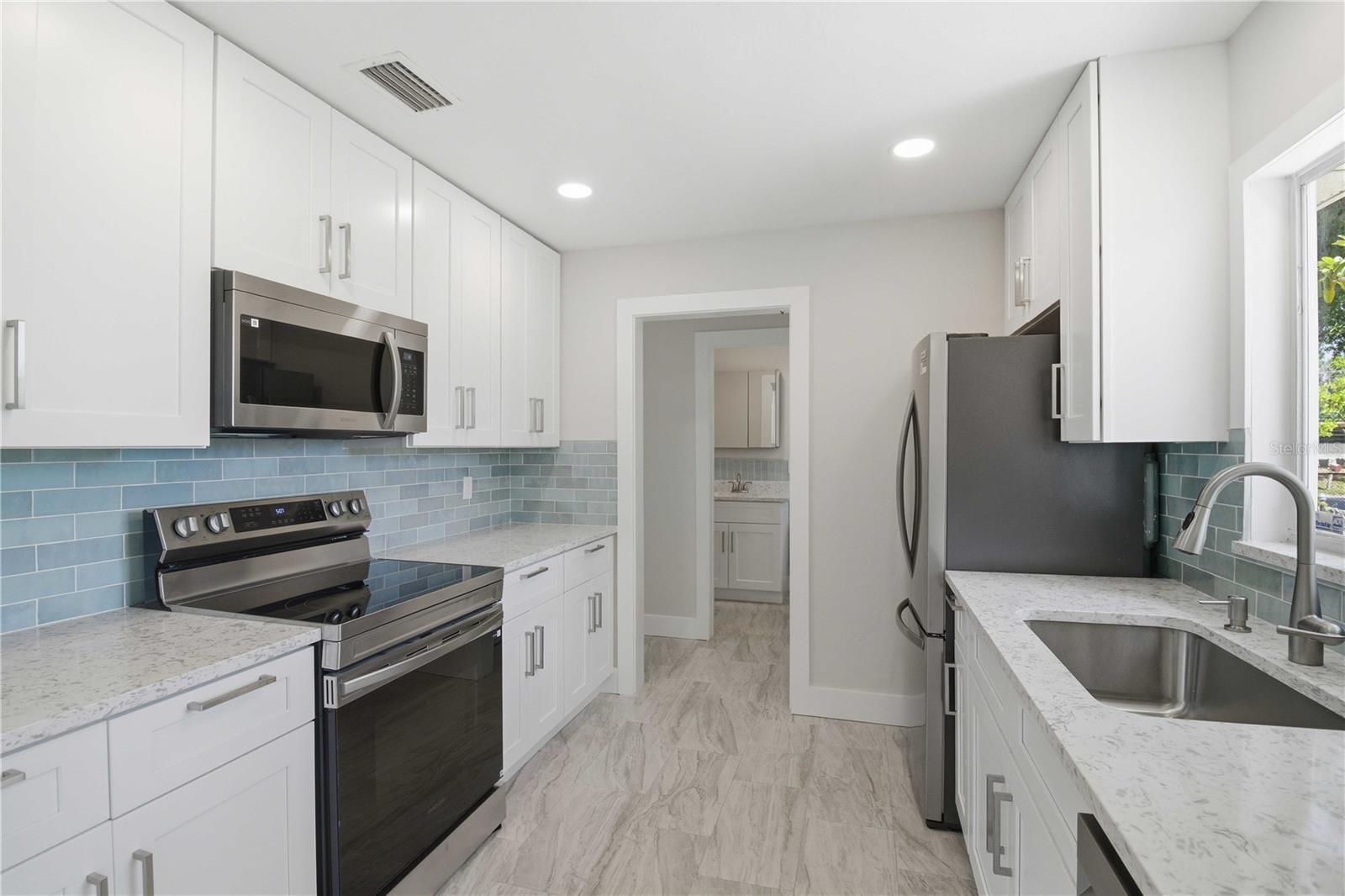 Image 15 of 46 For 2816 Michigan Street