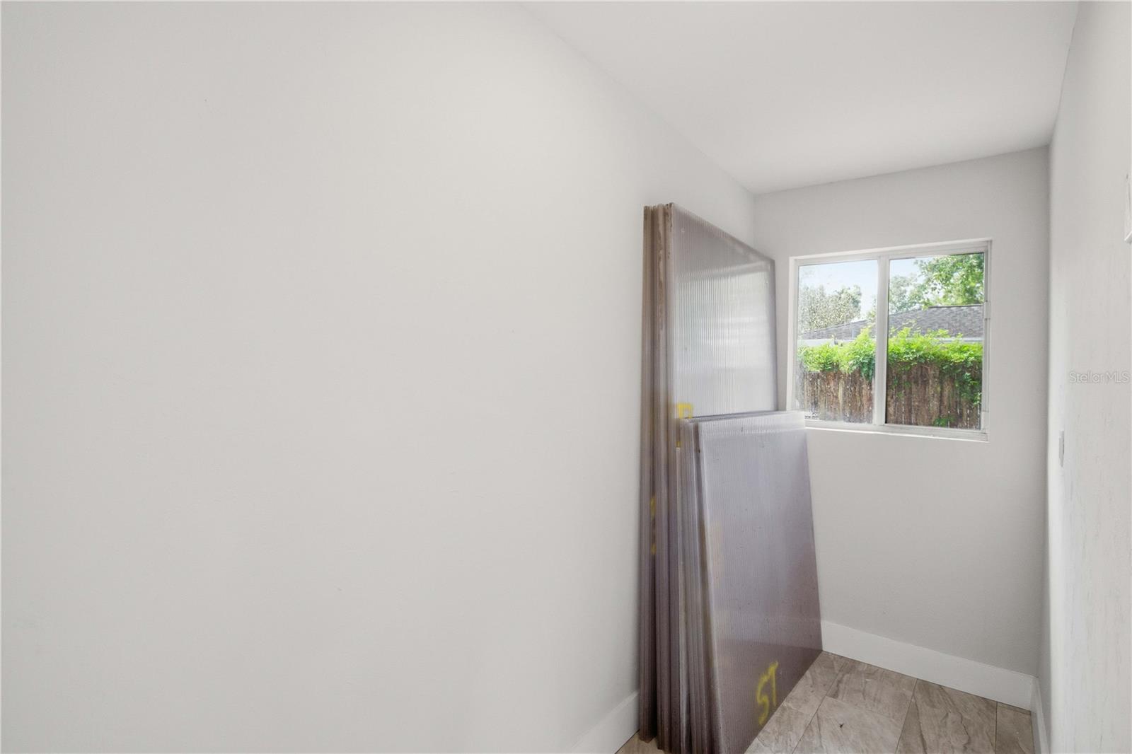 Image 19 of 46 For 2816 Michigan Street