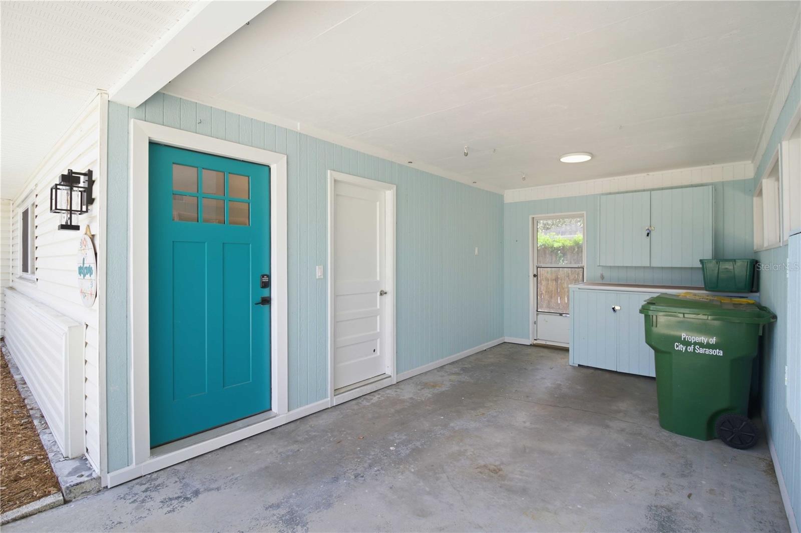 Image 4 of 46 For 2816 Michigan Street