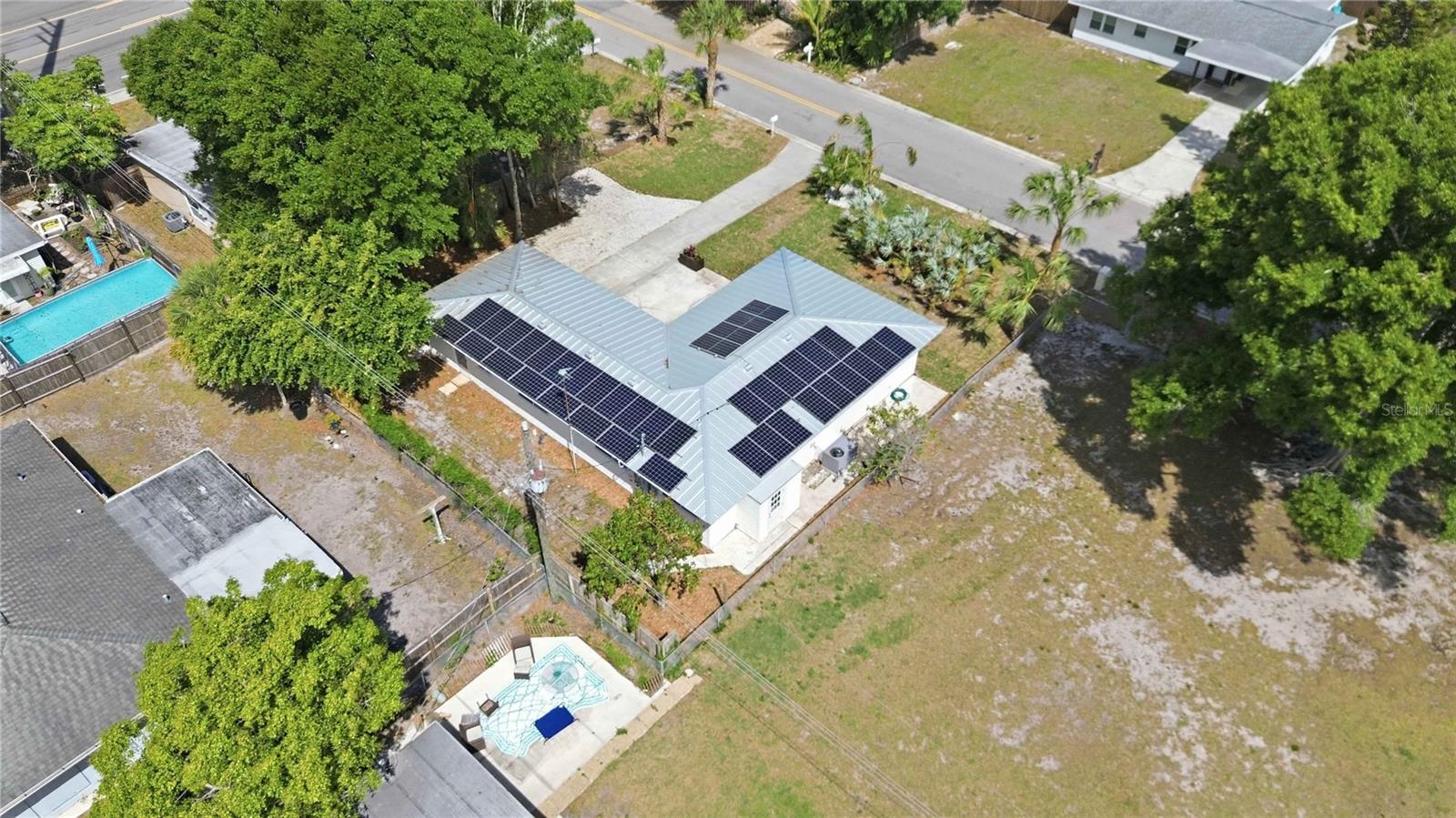 Image 45 of 46 For 2816 Michigan Street