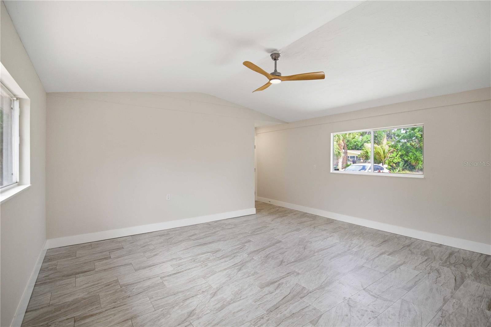 Image 9 of 46 For 2816 Michigan Street