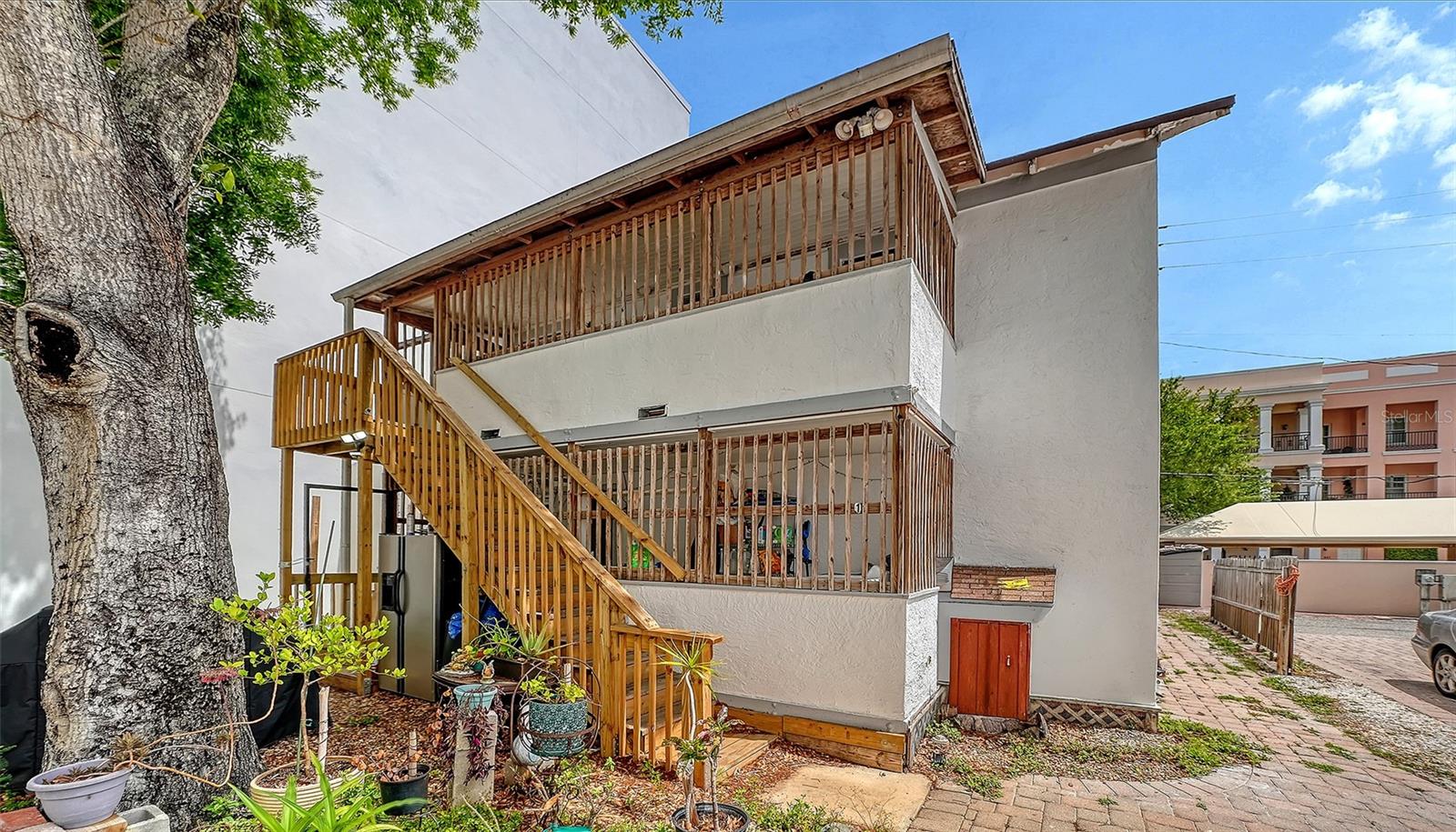 Image 12 of 76 For 420 Kumquat Court