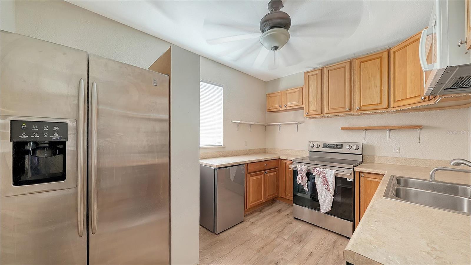 Image 14 of 76 For 420 Kumquat Court