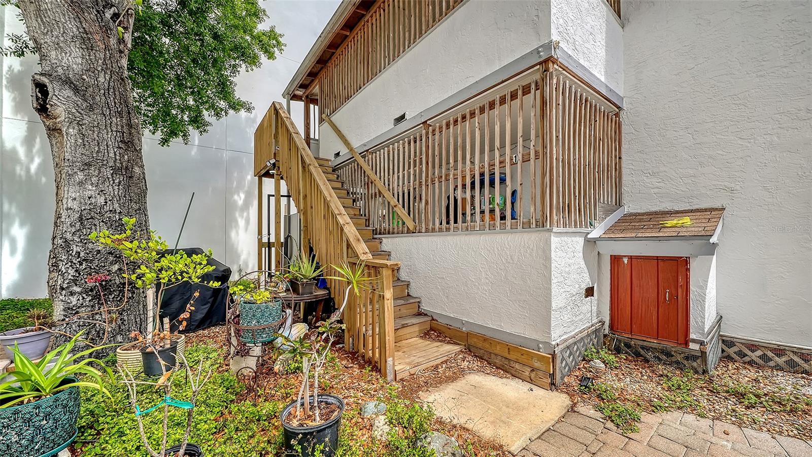 Image 16 of 76 For 420 Kumquat Court