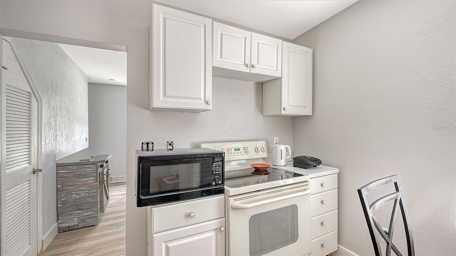 Image 29 of 76 For 420 Kumquat Court