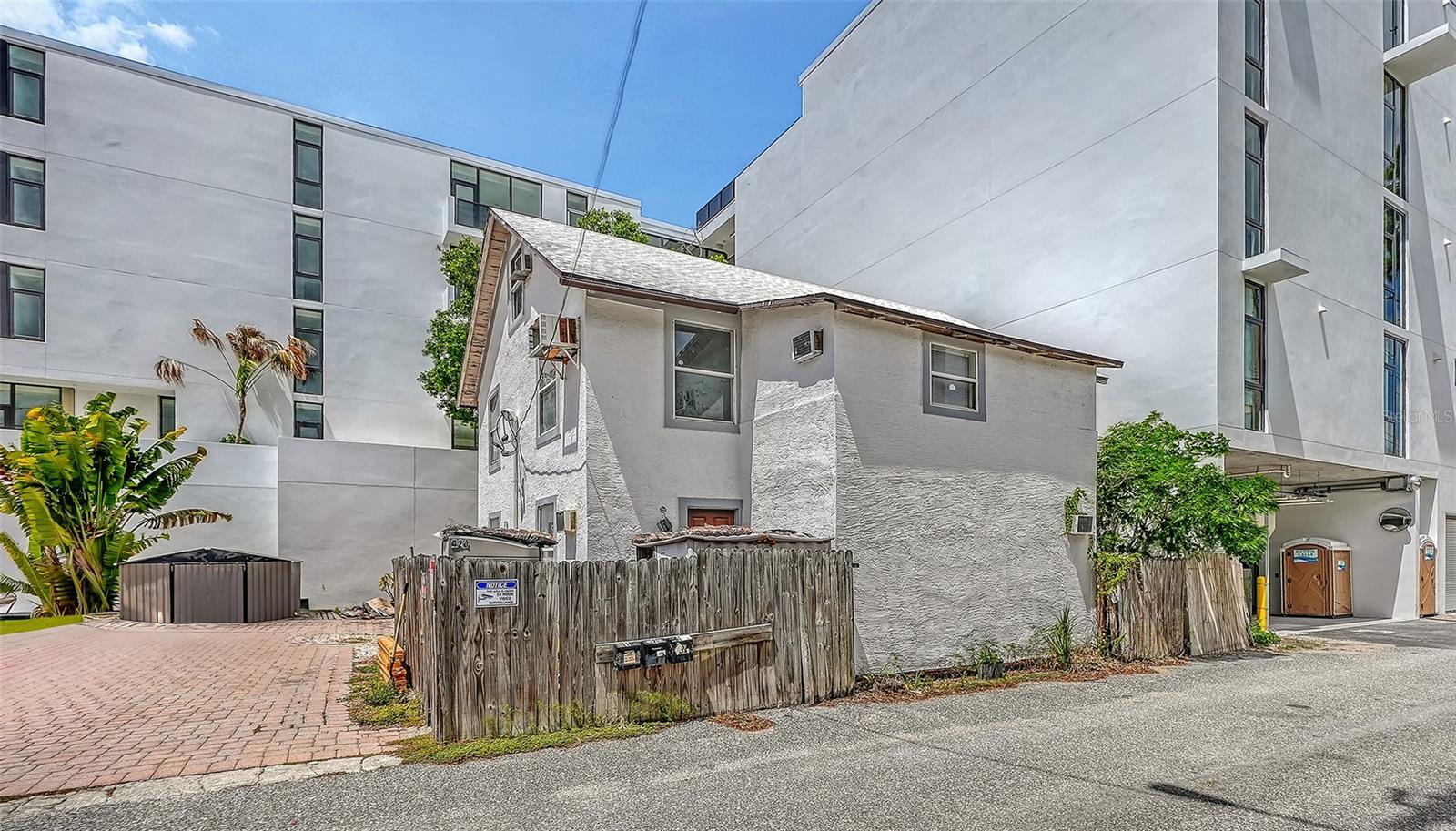 Image 3 of 76 For 420 Kumquat Court