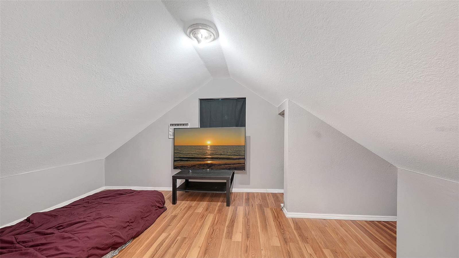 Image 34 of 76 For 420 Kumquat Court