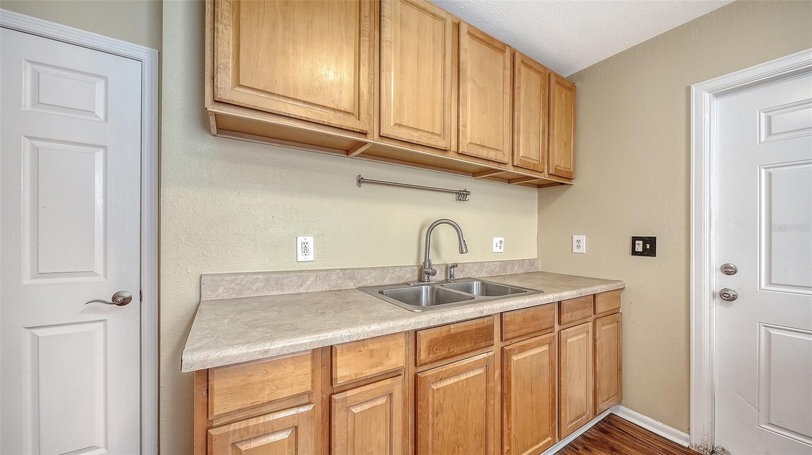 Image 40 of 76 For 420 Kumquat Court